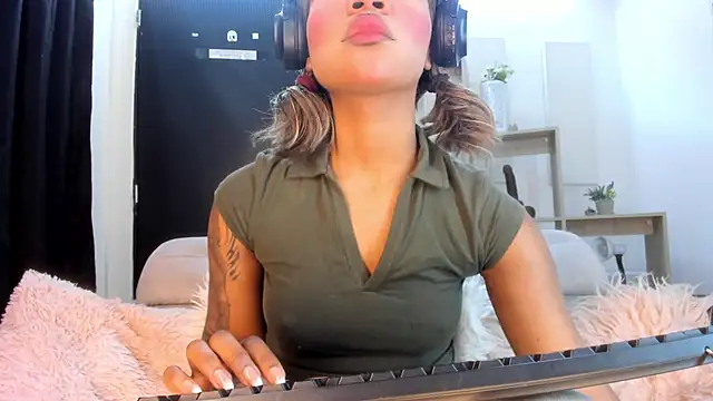 Tylla   online show from 25, 3, 2026