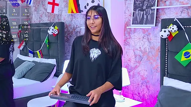 Raven Gloomy online show from 4, 7, 2026