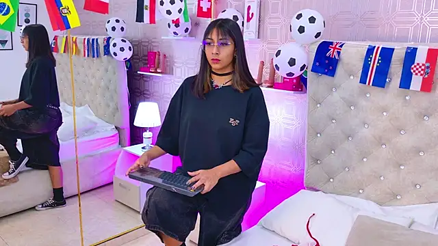 Raven Gloomy online show from 11, 7, 2026