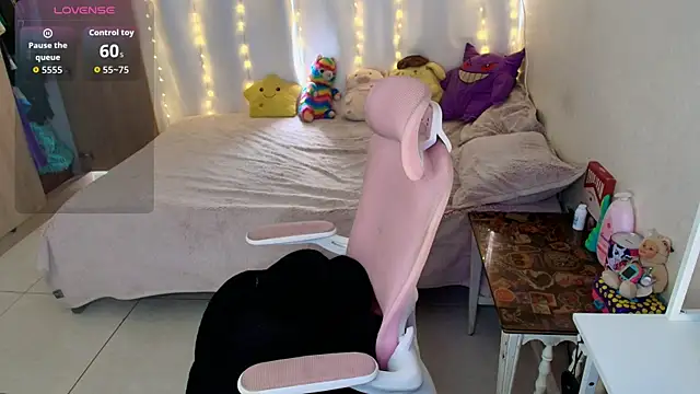 maliciaXpoison online show from 5, 4, 2026