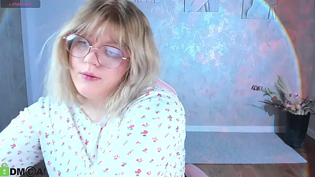 luna c0ra online show from 13, 4, 2026