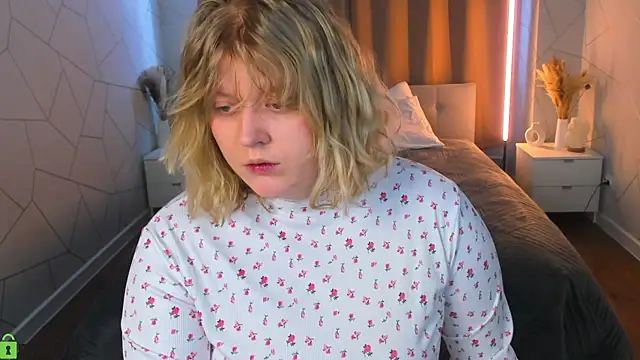 luna c0ra online show from 18, 4, 2026