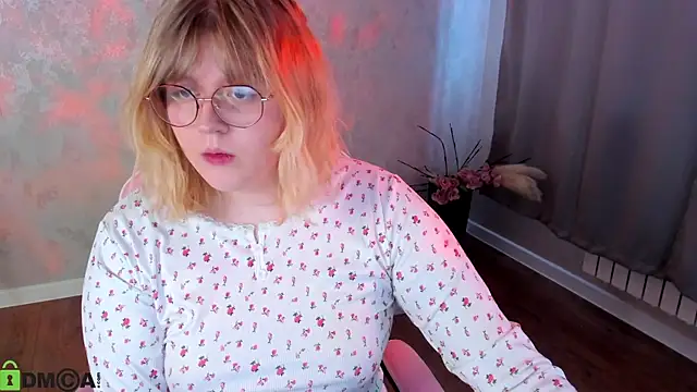 luna c0ra online show from 12, 4, 2026