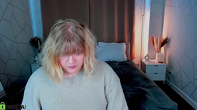 luna c0ra online show from 4, 4, 2026