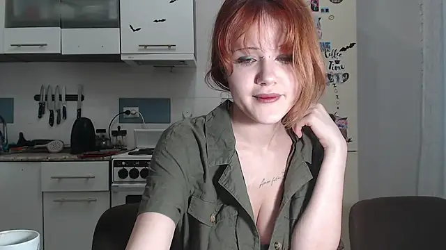 SolarAdrienne online show from 3, 3, 2026