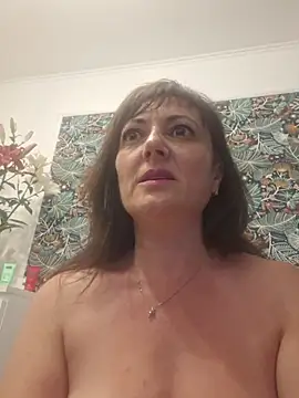 Snapshot of SaraGina chatting on 11, 6, 2026 SaraGina online show from 11, 6, 2026