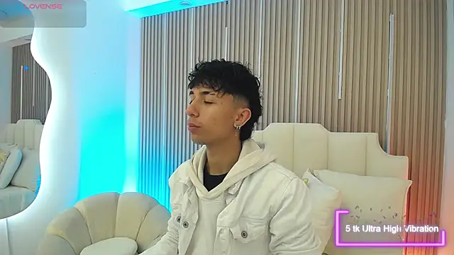 Aiden Rivers  online show from 17, 3, 2026