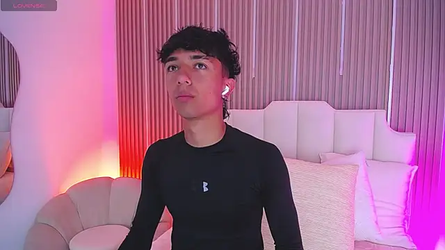 Aiden Rivers  online show from 26, 3, 2026