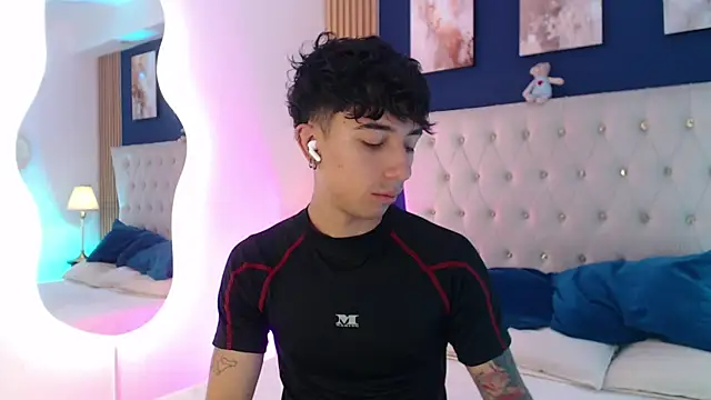 Aiden Rivers  online show from 18, 4, 2026