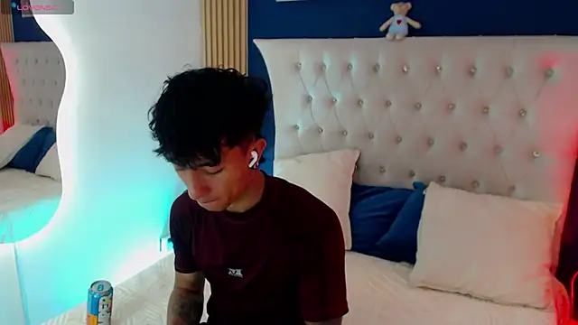 Aiden Rivers  online show from 28, 3, 2026