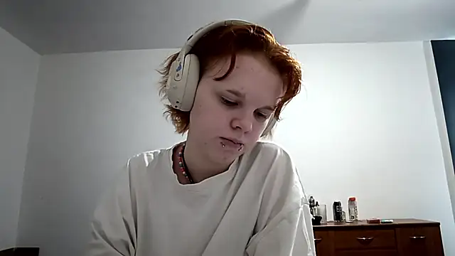 CurlaPettyBom online show from 7, 3, 2026