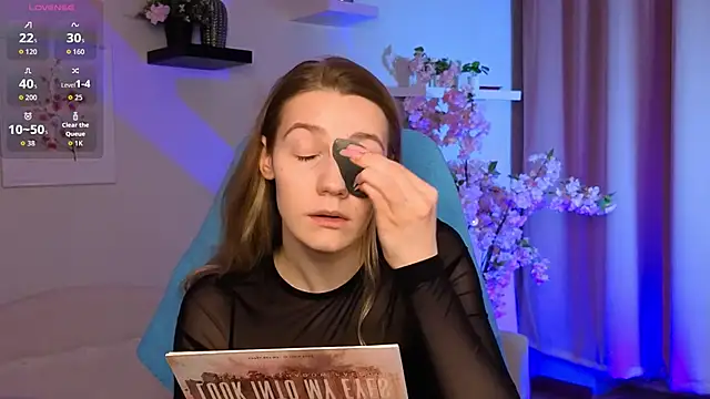 Vanessa  Lui online show from 28, 2, 2026