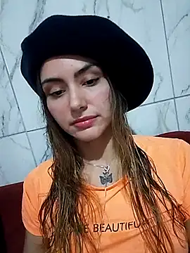 Larinhacat online show from 2, 3, 2026