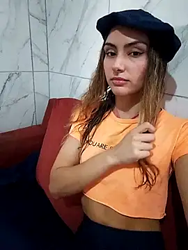 Larinhacat online show from 3, 3, 2026