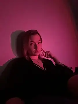 EmmaTurners online show from 6, 3, 2026