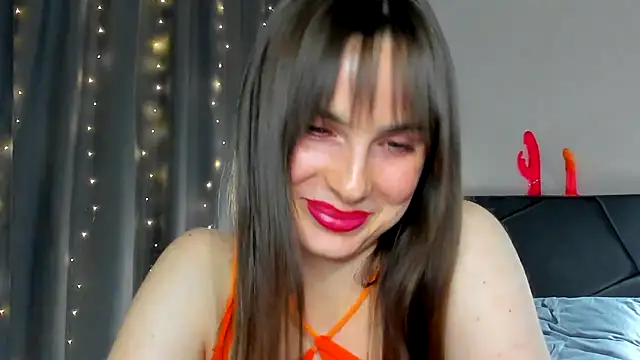 megann fox2 online show from 18, 4, 2026