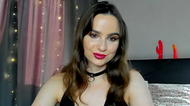 megann fox2 online show from 19, 5, 2026