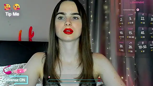 Snapshot of megann_fox2 chatting on 24, 7, 2026 megann fox2 online show from 24, 7, 2026