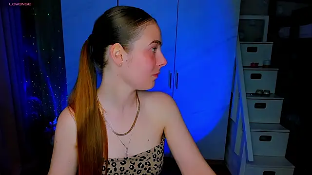 Maddy Wood  online show from 15, 6, 2026