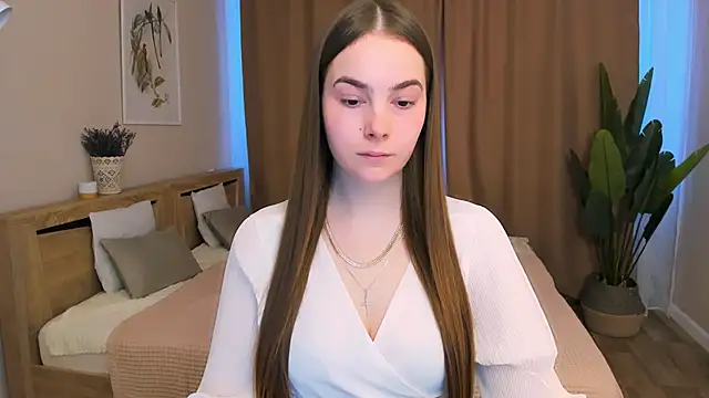 Maddy Wood  online show from 17, 2, 2026