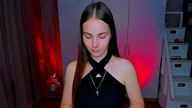 Maddy Wood  online show from 28, 7, 2026