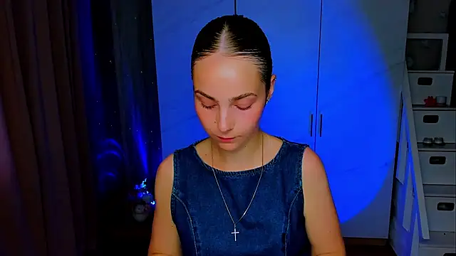 Maddy Wood  online show from 31, 7, 2026