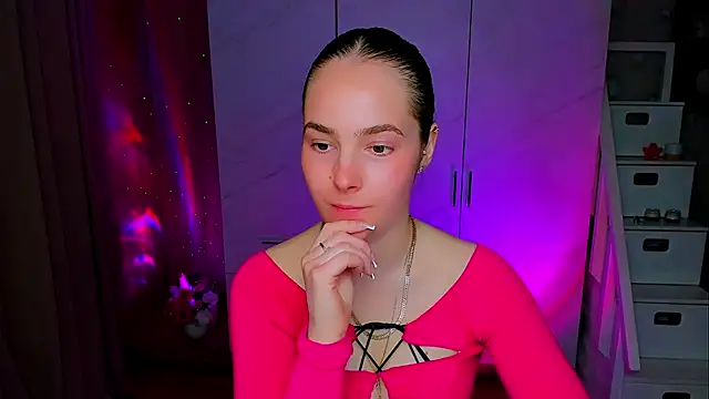 Maddy Wood  online show from 11, 5, 2026