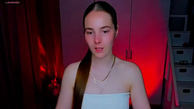 Maddy Wood  online show from 8, 6, 2026