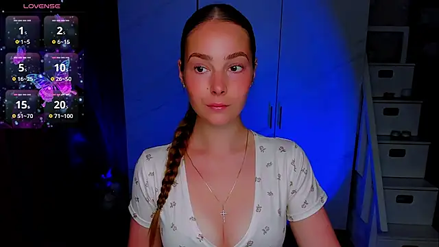 Maddy Wood  online show from 3, 7, 2026
