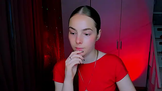 Maddy Wood  online show from 4, 6, 2026