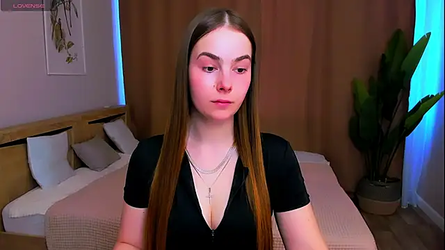 Maddy Wood  online show from 24, 3, 2026