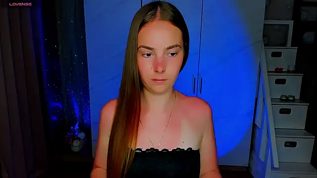 Maddy Wood  online show from 23, 6, 2026