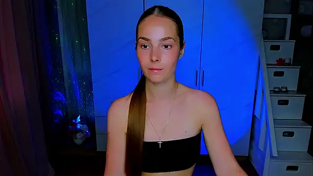 Maddy Wood  online show from 19, 7, 2026