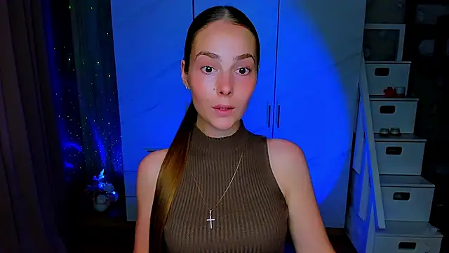 Maddy Wood  online show from 25, 7, 2026