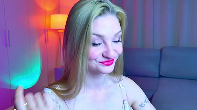 Snapshot of Vienna_Lioren chatting on 7, 6, 2026 Vienna Lioren online show from 7, 6, 2026