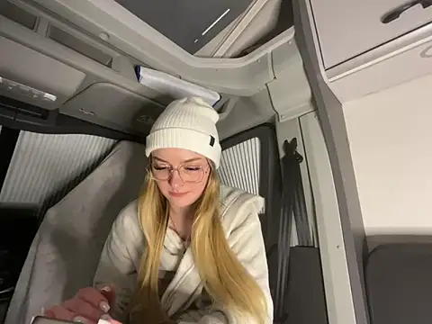 melanieTesss online show from 18, 2, 2026