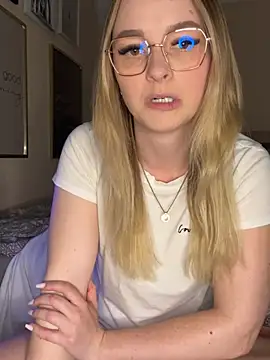 melanieTesss online show from 20, 4, 2026