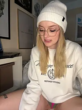 melanieTesss online show from 29, 3, 2026