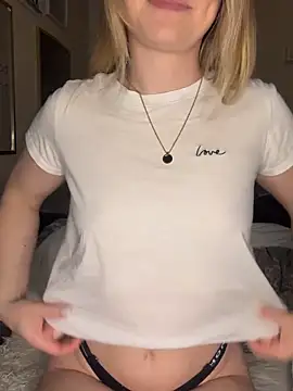 melanieTesss online show from 19, 4, 2026