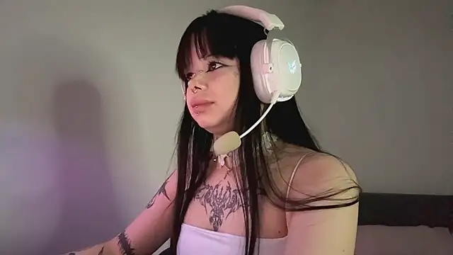 Luna Sohotti online show from 21, 4, 2026