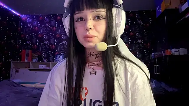 Luna Sohotti online show from 3, 3, 2026