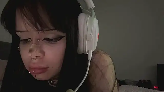 Luna Sohotti online show from 16, 4, 2026