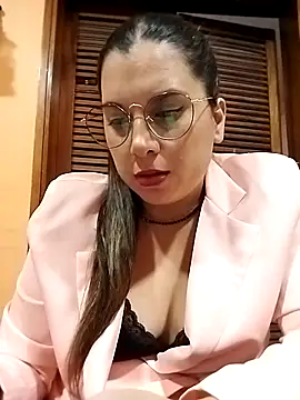 Lucia queen online show from 23, 5, 2026