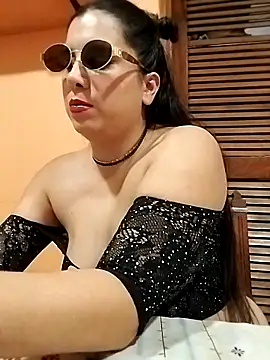 Lucia queen online show from 6, 6, 2026