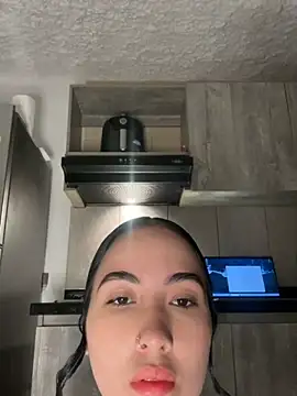 Snapshot of MegannNoireX chatting on 13, 4, 2026 MegannNoireX online show from 13, 4, 2026