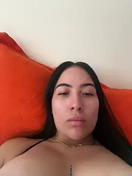 Snapshot of MegannNoireX chatting on 7, 5, 2026 MegannNoireX online show from 7, 5, 2026
