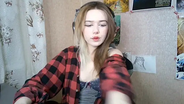 MilaTyan online show from 21, 4, 2026