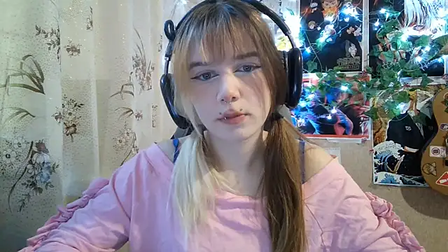 Snapshot of MilaTyan chatting on 10, 7, 2026 MilaTyan online show from 10, 7, 2026