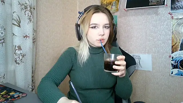 MilaTyan online show from 19, 4, 2026