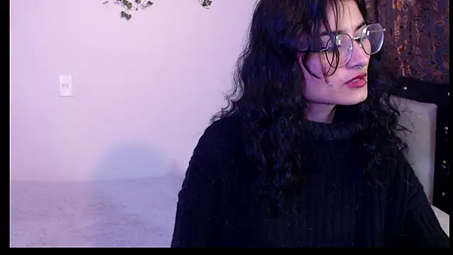 Snapshot of Lili__Clan chatting on 5, 6, 2026 Lili Clan online show from 5, 6, 2026